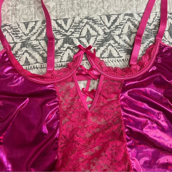 Elegant Pink Lace Lingerie - Picture 2 of 4